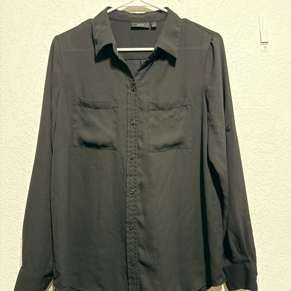 Apt. 9 Essentials Black Button Down Blouse Size M Long Sleeve Roll Tab Shirt Top - Picture 5 of 10
